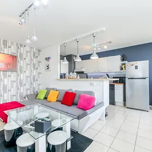 apt-2-chambres-terrasse-20m2.hotels-rhonealpes.com/