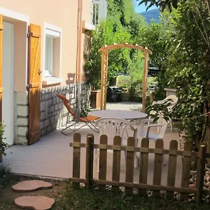 t2-refait-a-neuf-avec-petit-jardin-et-parking.midi-pyreneeshotels.com/